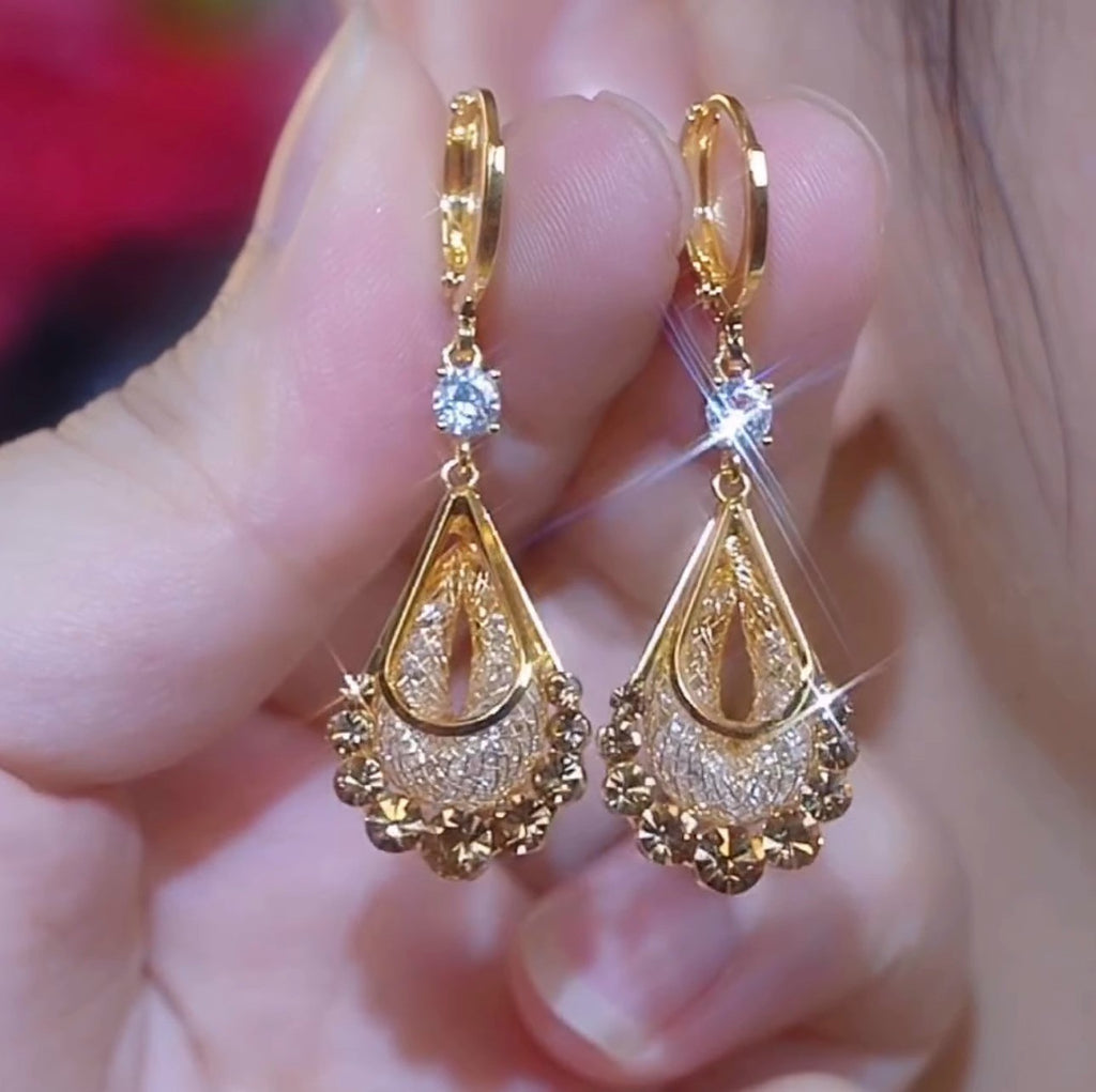 ✨【2 perechi】Cercei eleganți din aur cu diamante strălucitoare